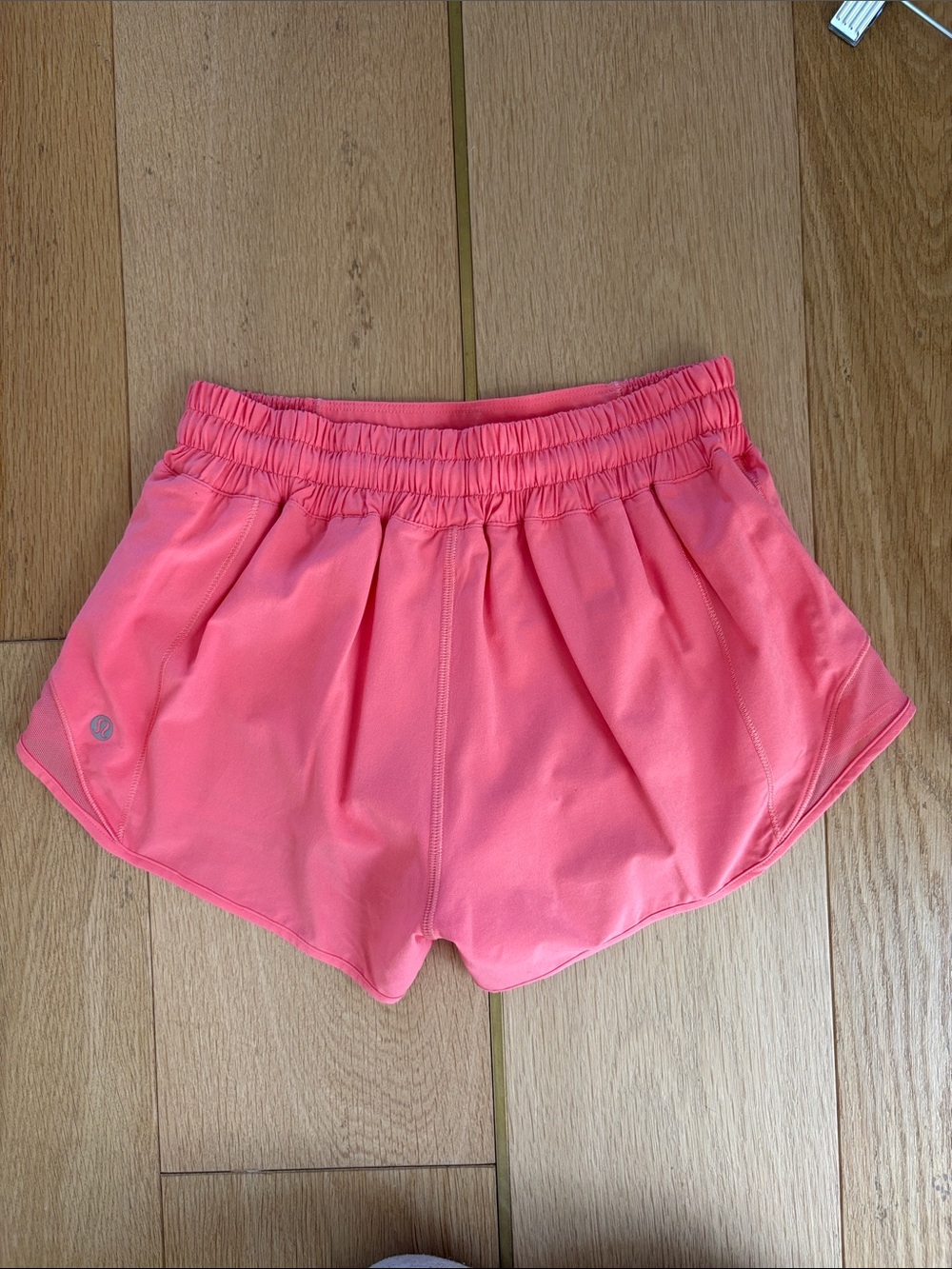 Lululemon Hotty hot shorts sakura pink, 2.5 lined - Picture 3 of 3